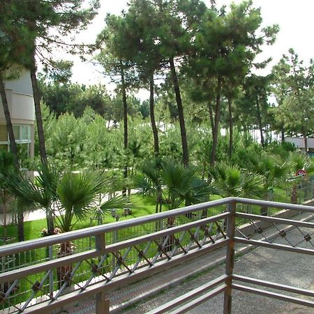 Hotel Dollari Kryemëdhej Exterior foto
